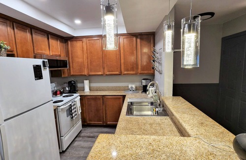 Loma Alta Condo | 1BR Luxe Condo + pool, gym, parking