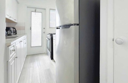 West Avenue Apartment | 1BR Miami Beach Apt with 3 Queens plus Free Parking