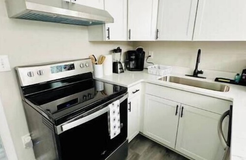 Sans Souci Apartment | 1BR Near DT and Cherrydale Shopping Plaza