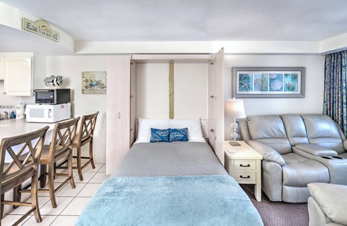 Ortona Park Condo | 1BR Oceanfront Condo Private Balcony Sleeps 6
