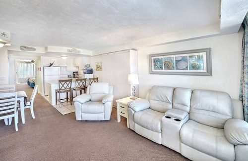 Ortona Park Condo | 1BR Oceanfront Condo Private Balcony Sleeps 6
