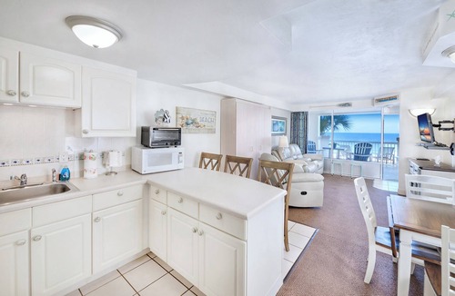 Ortona Park Condo | 1BR Oceanfront Condo Private Balcony Sleeps 6