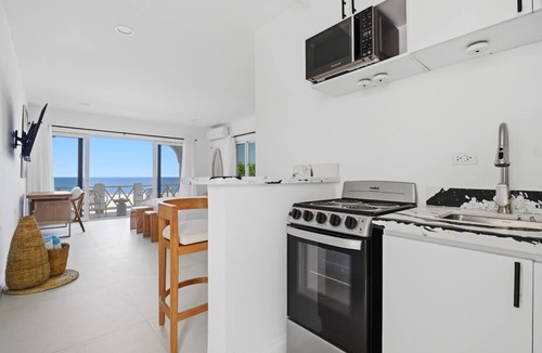 West End Condo | 1BR Oceanfront King Suite w/Kitchenette -The Syd