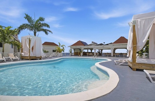 West End Condo | 1BR Oceanfront King Suite w/Kitchenette -The Syd