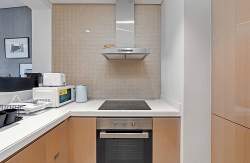 Business Bay Apartment | 1BR | Paramount | Iconic Burj View