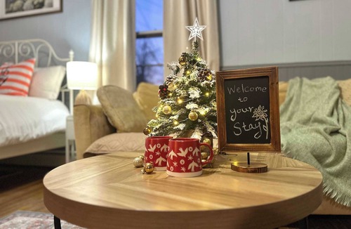 Bridgewater Apartment | 1BR Riverside Suite Private Entry Bike Trails