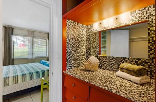 Downtown Hollywood Apartment | 1BR Studio Parking, BBQ, Garden In Hollywood