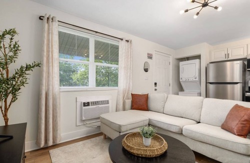 Downtown Columbus Apartment | 1BR Unit for an easy comfy stay