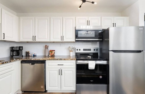 Downtown Columbus Apartment | 1BR Unit for an easy comfy stay