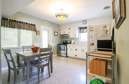 Golden Beach Condo | 1BR Venice home with private beach access - Golden Beach Haven