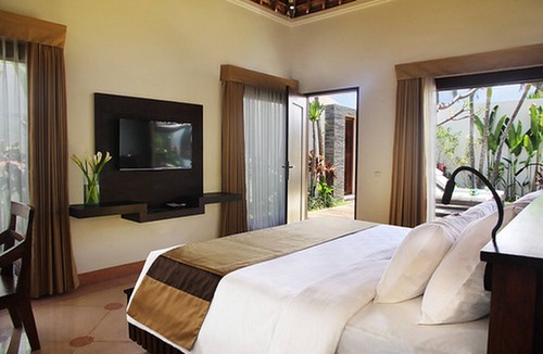 Seminyak Villa | 1BR Villa Located In Seminyak! 10Min Walk To Eat Street And The Square!/Pool!