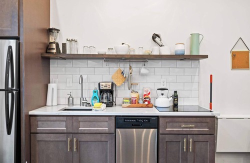 Licking Riverside Apartment | 1BR w/Kitchen + Free Parking – Walk Everywhere