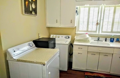 Brunswick Apartment | 1brCoastalColonialApt between Jekyll & St Simons Islands beaches& near Downtown!