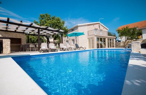 Vir House | 1oak villa