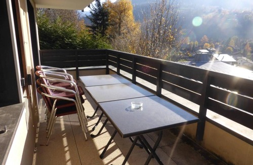 Saint-Gervais-les-Bains Apartment | 1st floor, swimming pool, balcony, parking, tv, ski locker, 42m², Saint Gervais