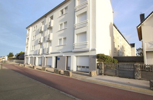 Barneville-Carteret Apartment | 1st Floor Apartment Sea View with Parking
