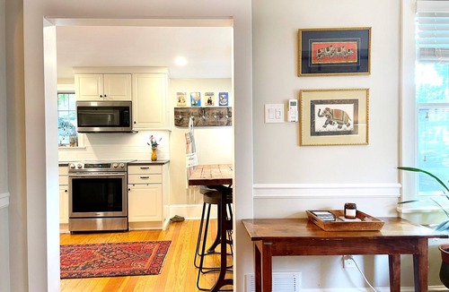 Doylestown Apartment | 1st floor Apartment in Center of Town