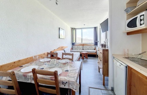 Reberty Apartment | 1st floor, balcony, tv, ski locker, 24m², Les Menuires