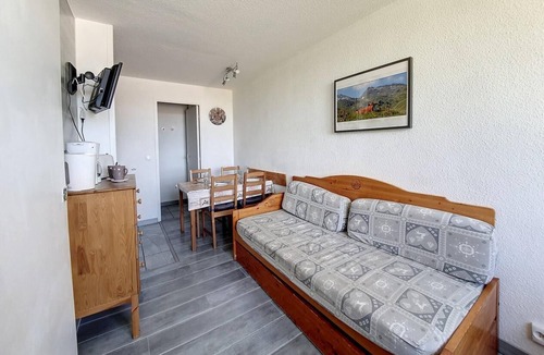 Reberty Apartment | 1st floor, balcony, tv, ski locker, 24m², Les Menuires