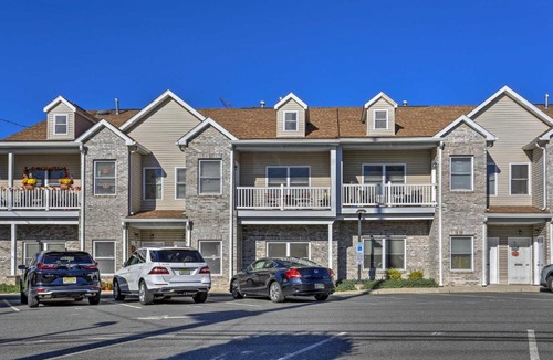 North Arlington Apartment | 1st-Floor North Arlington Pad Less Than 10 Mi to NYC!