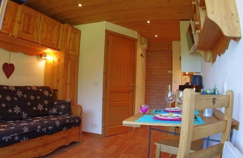 Valmorel Apartment | 1st floor, view ski slopes, balcony, tv, ski locker, 12m², Valmorel
