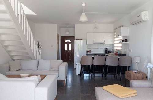 Bahceli Villa | 2+1 Eckvilla Direkt am Meer im Bahceli auf Nordzypern