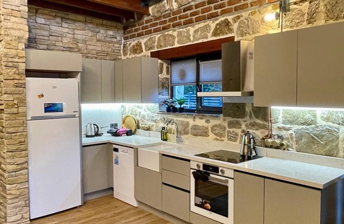 Sapanca Villa | 2+1 Private Pool-Fireplace-Sauna 5 Person Stone Villa House in Sapanca Unluce