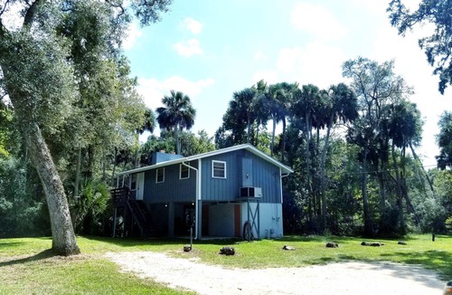Steinhatchee Cabin | 2/1 Riverfront! Cabin-Fireplaces-Balcony-Nature-Fishing-Gulf of Mexico