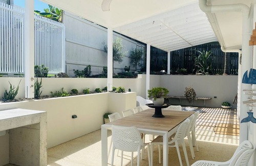 Peregian Beach Apartment | 2-196 "Olas" David Low Way, Peregian Beach