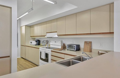 Bay Isles Condo | 2/2 Bay Front Condo, Pool, Private Beach Access
