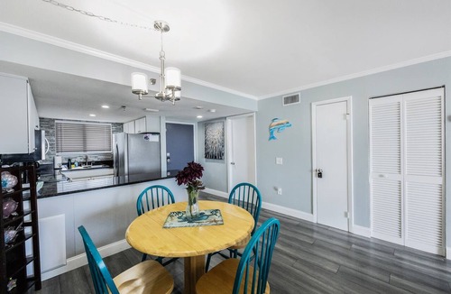 Hudson Condo | 2/2, waterfront, Hudson, private beach! #806