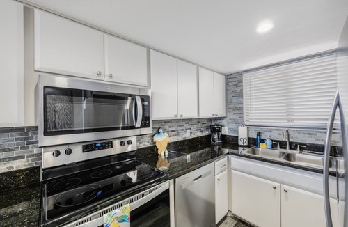 Hudson Condo | 2/2, waterfront, Hudson, private beach! #806