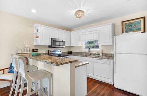 St. Augustine Beach Cottage | 2.5 15th Street - The Bailey Bungalow