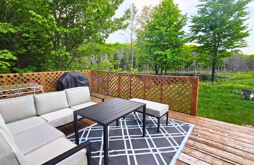 Argenteuil Regional County Municipality Ski Chalet | 2 Acre Nature Retreat, Private Lake, Firepit, Bird Sanctuary, Stargazing