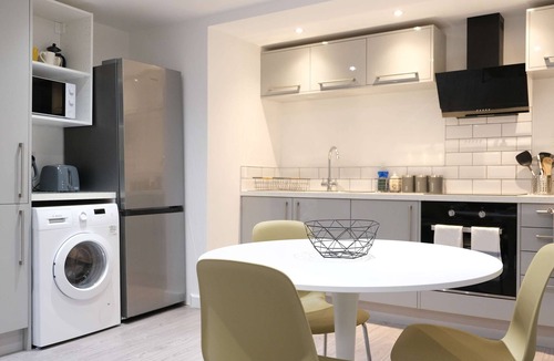 Earls Barton House | 2 Adjoining Spacious Homes w Garden - Sleeps 14