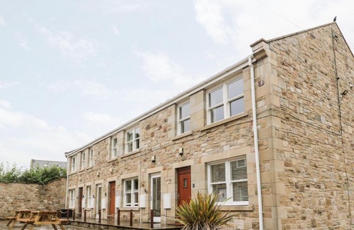 Beadnell Apartment | 2 Apple Tree