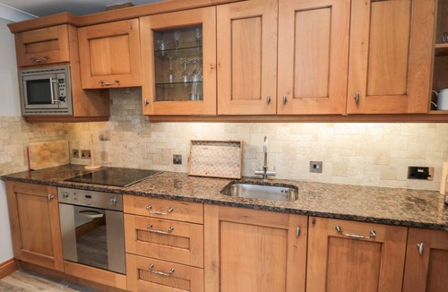 Beadnell Cottage | 2 APPLE TREE, romantic, country holiday cottage in Beadnell