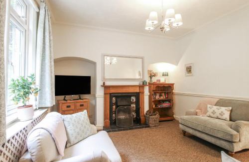 Chirk Bank House | 2 Aqueduct Cottages