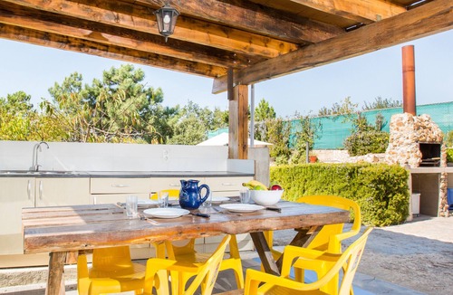 Vidreres Villa | 2 ARA01 - Basic 3 bedroom house with private swimming pool located in a very quiet area only 9km from Lloret de Mar and its stunning beaches.