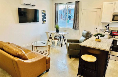 Old Southwest House | 2 Baths/Sleeps7/Pets Ok