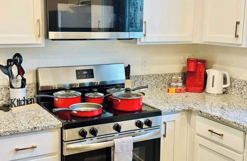 Old Southwest House | 2 Baths/Sleeps7/Pets Ok
