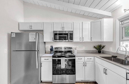Cheyenne Apartment | 2 BD Perfect Extended Stay W/Onsite Laundry Plus Off Street Parking - Villas1