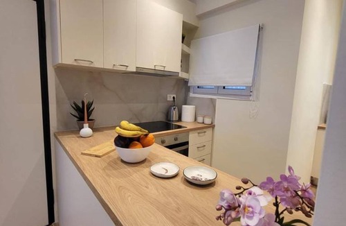 Makrigianni Apartment | 2 bd Renovated Flat at Acropolis