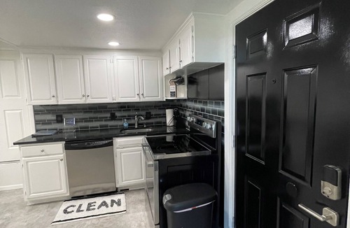 South Arlington House | 2 Bdrm 2 Ba Gem, Where Comfort Meets Convenience Sports, Fun, Eats & Campus Life