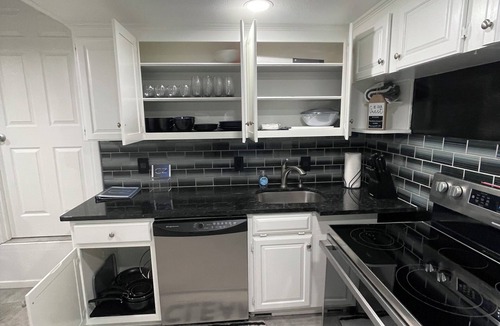 South Arlington House | 2 Bdrm 2 Ba Gem, Where Comfort Meets Convenience Sports, Fun, Eats & Campus Life