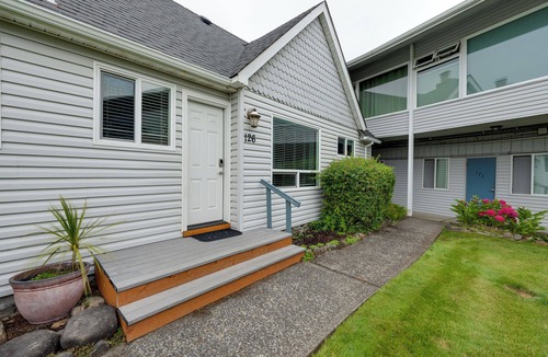 Seaside Cottage | 2 Bdrm Beachside/Poolside Condo, Tides by the Sea, Great for family's - Unit 126
