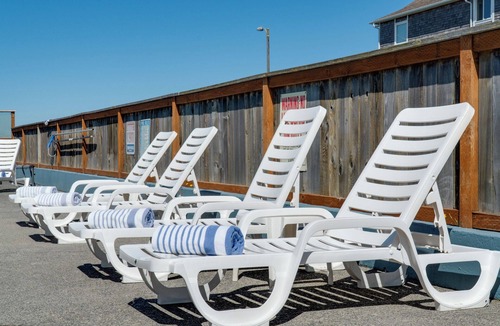 Seaside Cottage | 2 Bdrm Beachside/Poolside Condo, Tides by the Sea, Great for family's - Unit 121