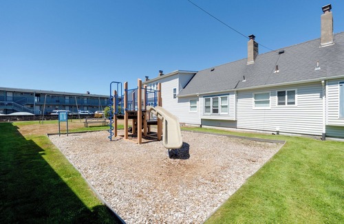 Seaside Cottage | 2 Bdrm Beachside/Poolside Condo, Tides by the Sea, Great for family's - Unit 121
