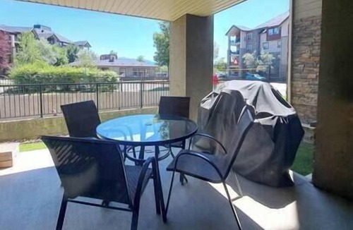 Invermere Apartment | 2 BDRM/Lakeside/Pool/AC