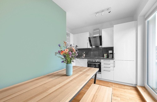 Gesundbrunnen Apartment | 2 Bedroom Apartment with Balcony